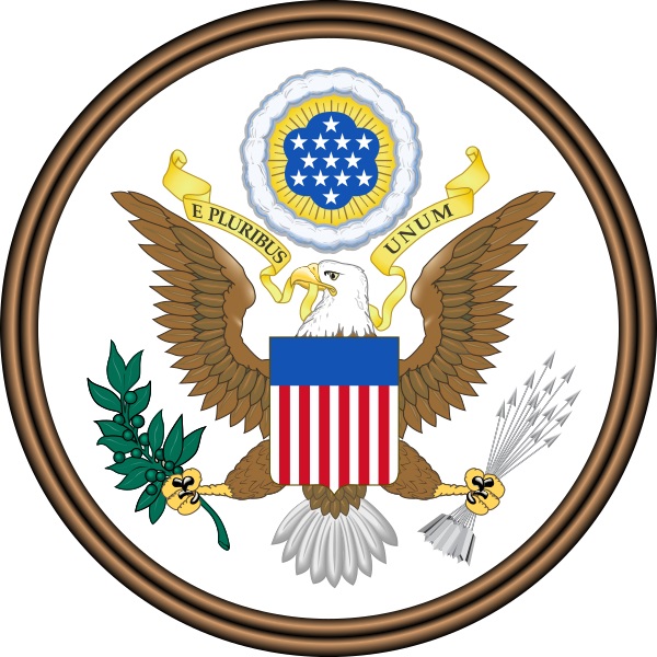 上图:美国国徽是美国国玺(Great Seal of the United States)的正面图案,1782年开始采用。图案中象征美国最初13个州的13颗五角星排列成大卫星的形状,而白头海雕左右爪分别抓着有13棵橄榄的树枝和13支箭,使人联想起雅各的预言:「约瑟是多结果子的树枝,是泉旁多结果的枝子;他的枝条探出墙外。弓箭手将他苦害,向他射箭,逼迫他。但他的弓仍旧坚硬;他的手健壮敏捷。这是因以色列的牧者,以色列的磐石——就是雅各的大能者」(创四十九22-24)。而玛拿西实际上是第13个支派,因此19世纪末作家C. A. L. Totten称之为「玛拿西之玺 Great Seal of Manasseh」。
