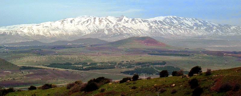 上图:从戈兰高地向北远眺黑门山。巴珊就是现代的戈兰高地,现在仍然是非常好的牧场。